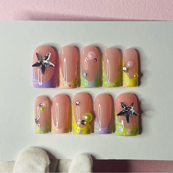 Y2K TIPS ๐ญ press on nails - Picture 5 of 5